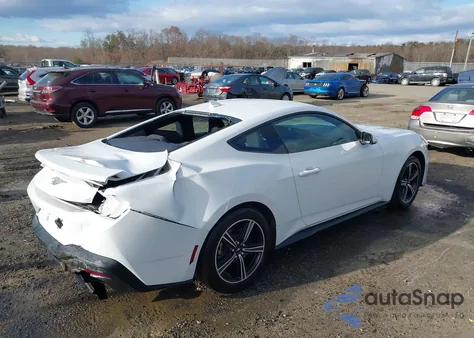 2024 Ford Mustang Ecoboost Fastback z USA, uszkodzony, nr VIN 1FA6P8TH1R5146662